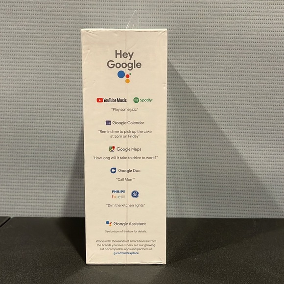 Google Nest Mini (2nd Generation) Smart Speaker - Chalk - Picture 4 of 5